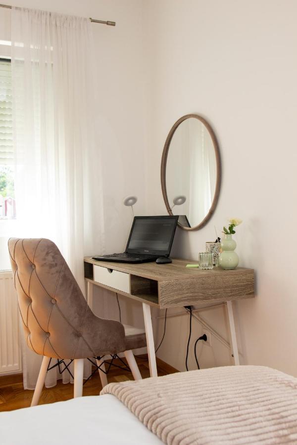 Apartman Mia Centar ครูเชวัซ ภายนอก รูปภาพ