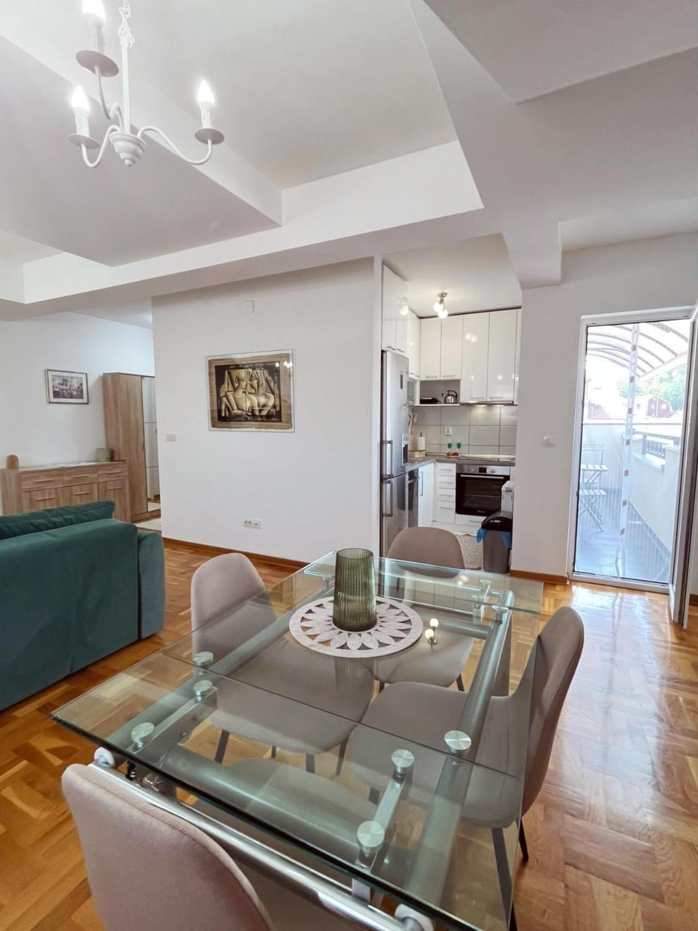 Apartman Mia Centar ครูเชวัซ ภายนอก รูปภาพ