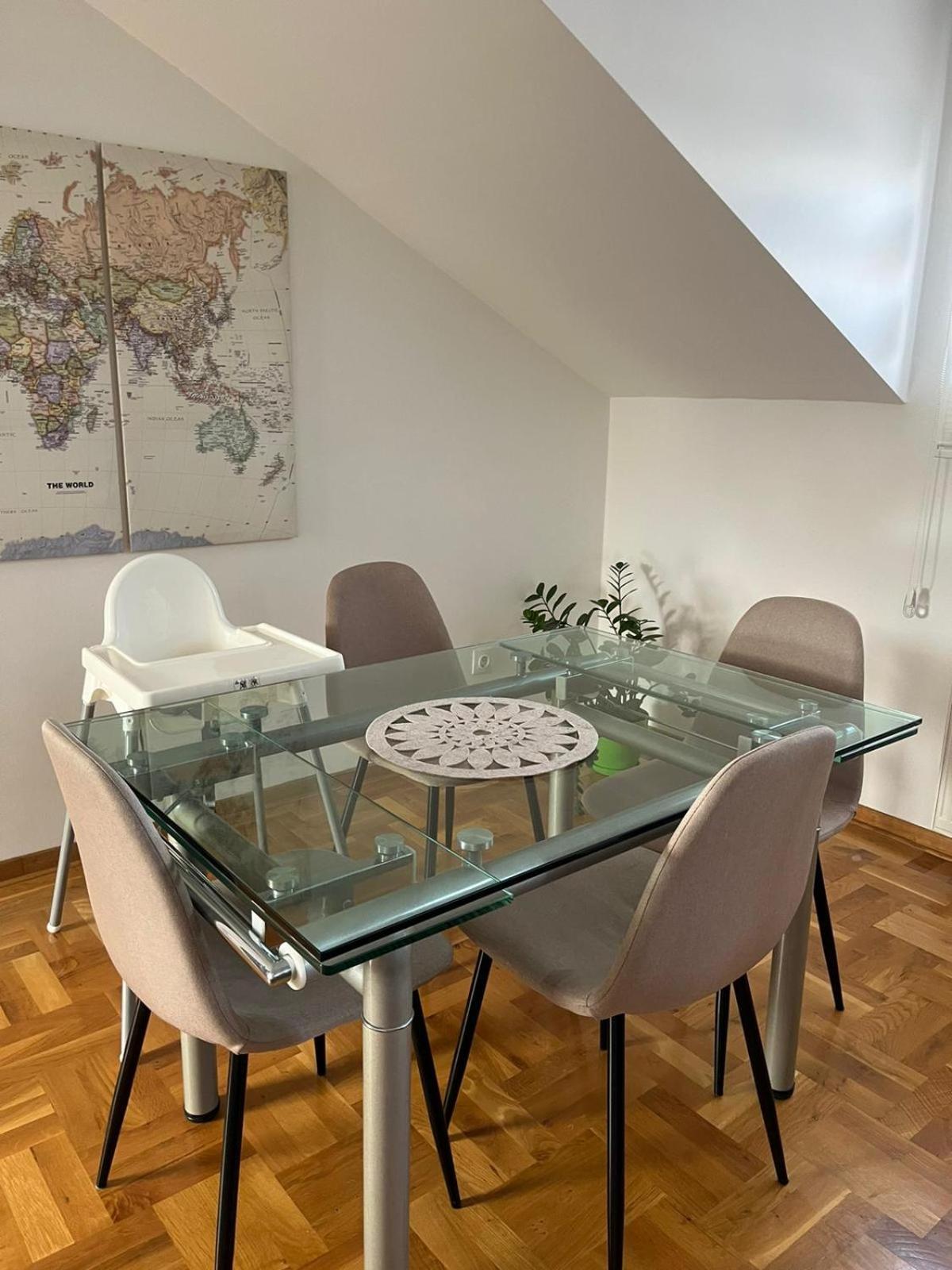 Apartman Mia Centar ครูเชวัซ ภายนอก รูปภาพ
