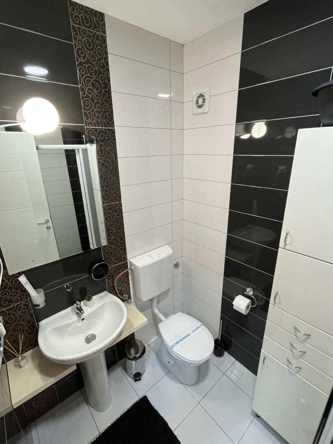 Apartman Mia Centar ครูเชวัซ ภายนอก รูปภาพ