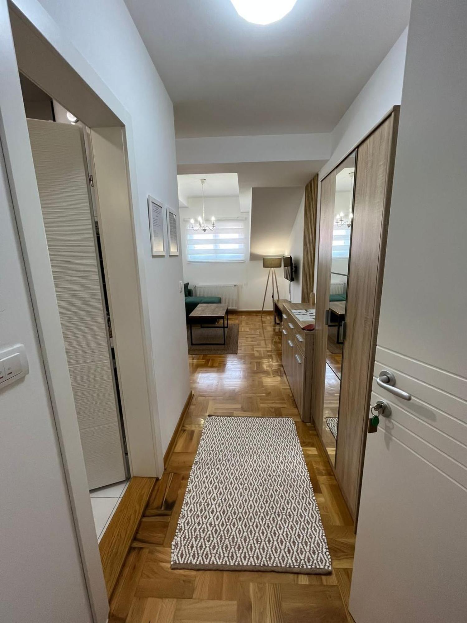 Apartman Mia Centar ครูเชวัซ ภายนอก รูปภาพ