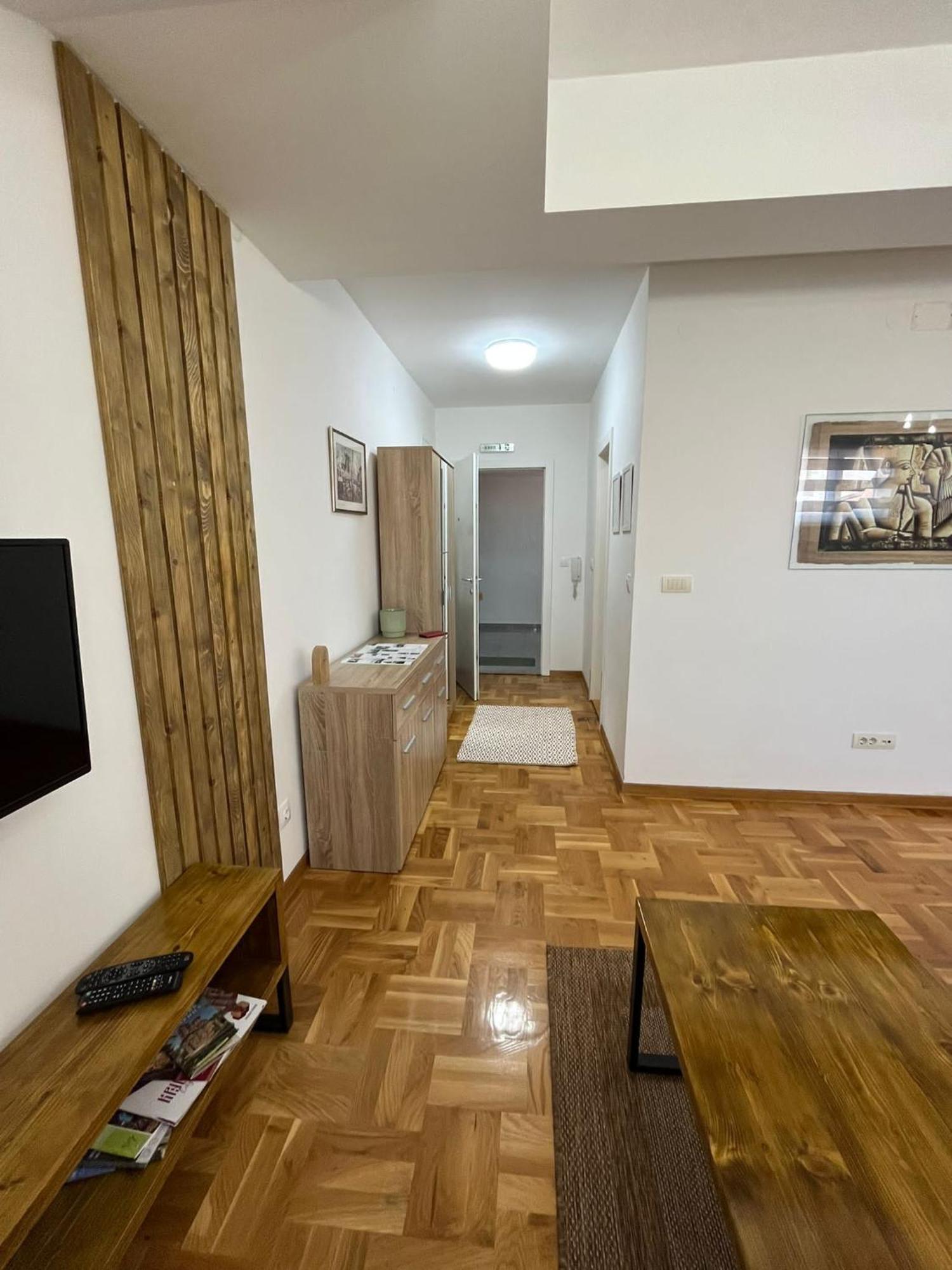 Apartman Mia Centar ครูเชวัซ ภายนอก รูปภาพ